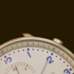 reloj de muñeca que marca 10 minutos